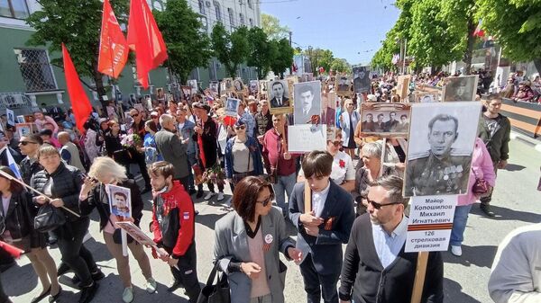 Шествие Бессмертного полка в Симферополе Шествие Бессмертного полка в Симферополе