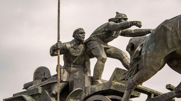Мемориал Легендарная тачанка в Каховке, Херсонская область Мемориал Легендарная тачанка в Каховке, Херсонская область