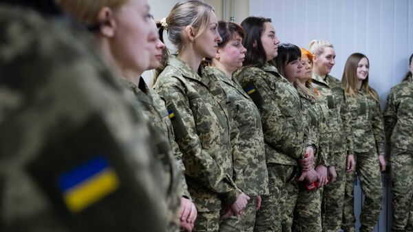 В ВСУ начали выдавать женскую военную форму