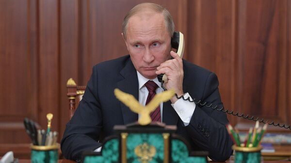 Президент РФ В. Путин провел телефонный разговор с главами ДНР А. Захарченко и ЛНР И. Плотницким