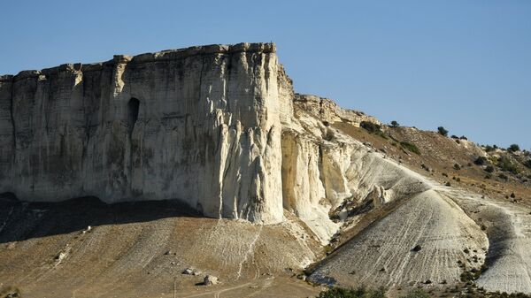 Белая скала (Ак-Кая) в Белогорском районе Крыма Белая скала (Ак-Кая) в Белогорском районе Крыма